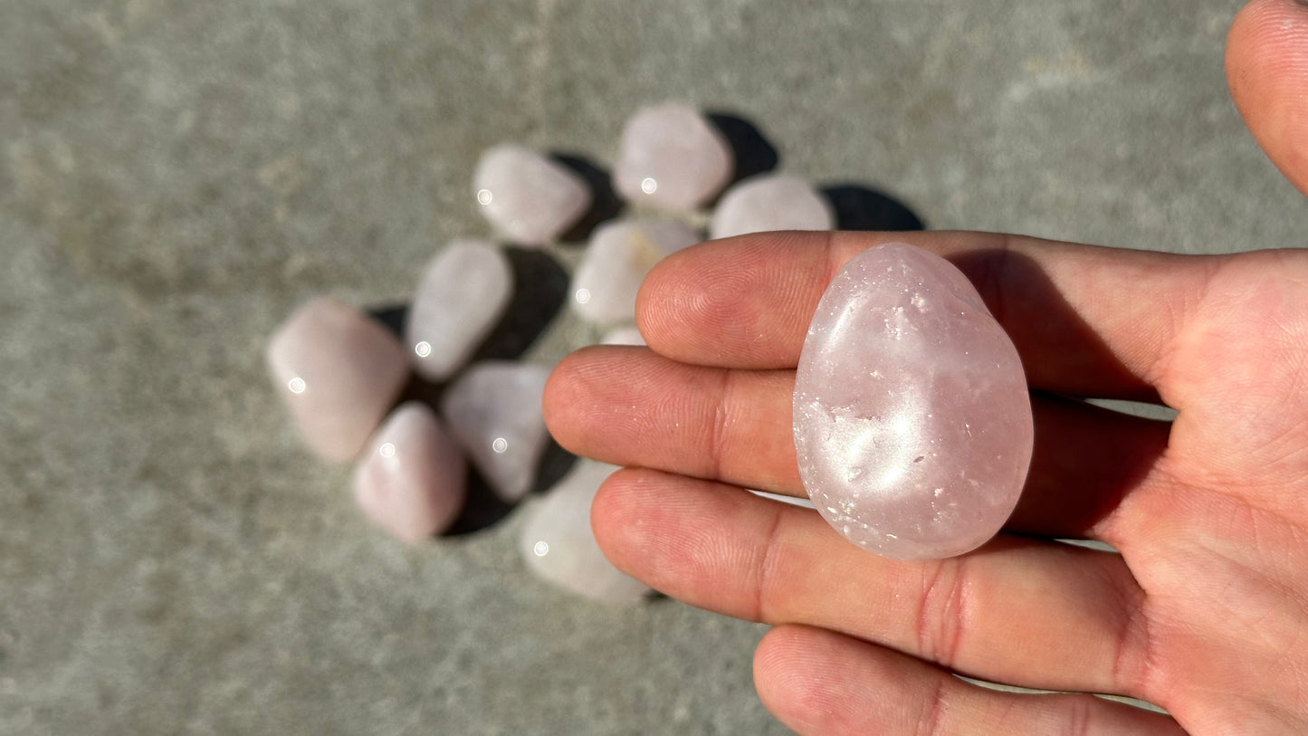 rose quartz tumbled stone