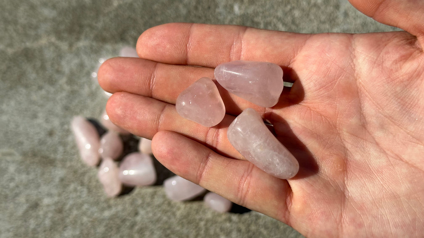 rose quartz tumbled stone